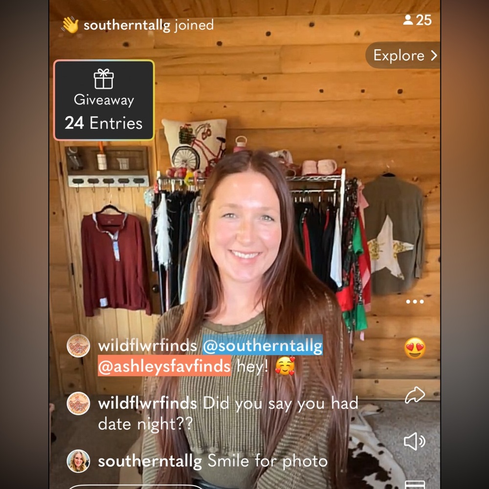 Amanda Is Live! 🤘 - Picture 4 of 5